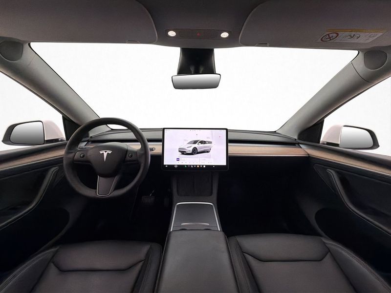 Tesla Model Y bild 18