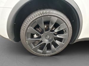 Tesla Model Y bild 33