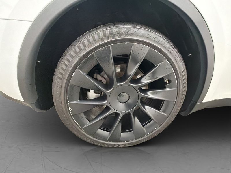 Tesla Model Y bild 33