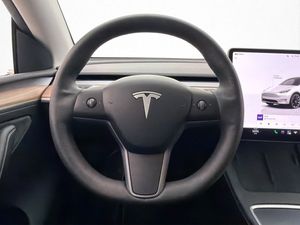 Tesla Model Y bild 14