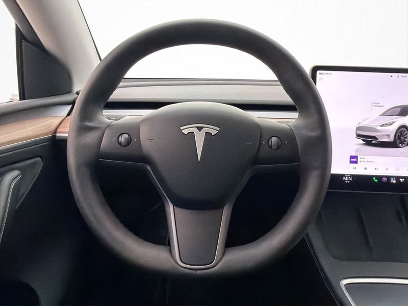 Tesla Model Y bild 14
