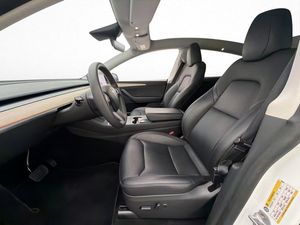 Tesla Model Y bild 12