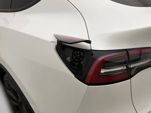 Tesla Model Y bild 30