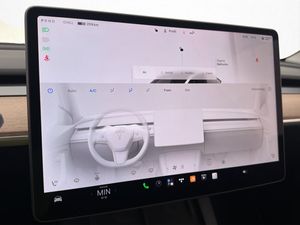 Tesla Model Y bild 22