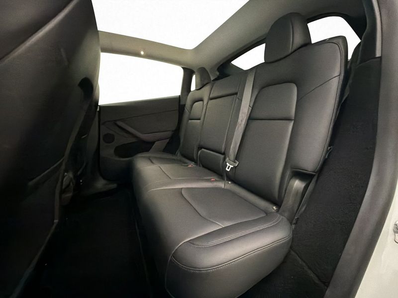 Tesla Model Y bild 27