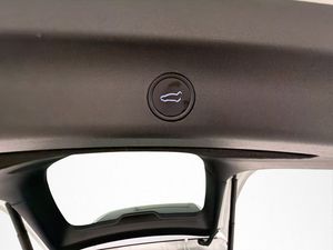 Tesla Model Y bild 29