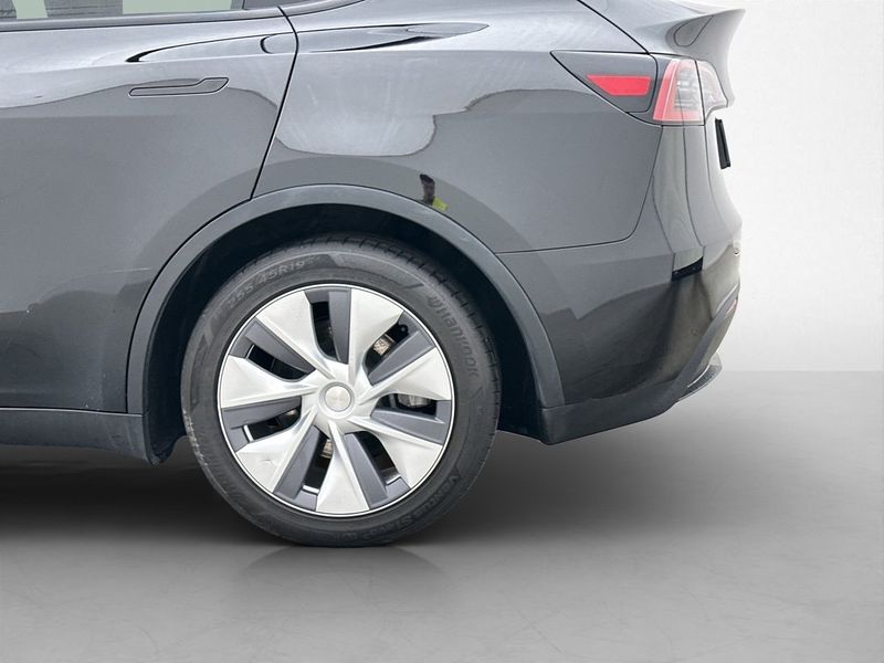 Tesla Model Y bild 32