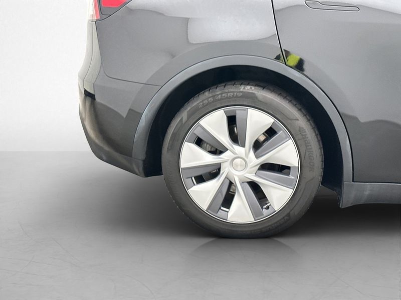Tesla Model Y bild 33