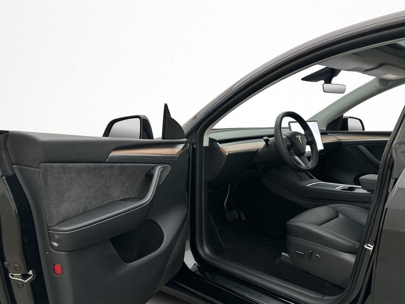 Tesla Model Y bild 10