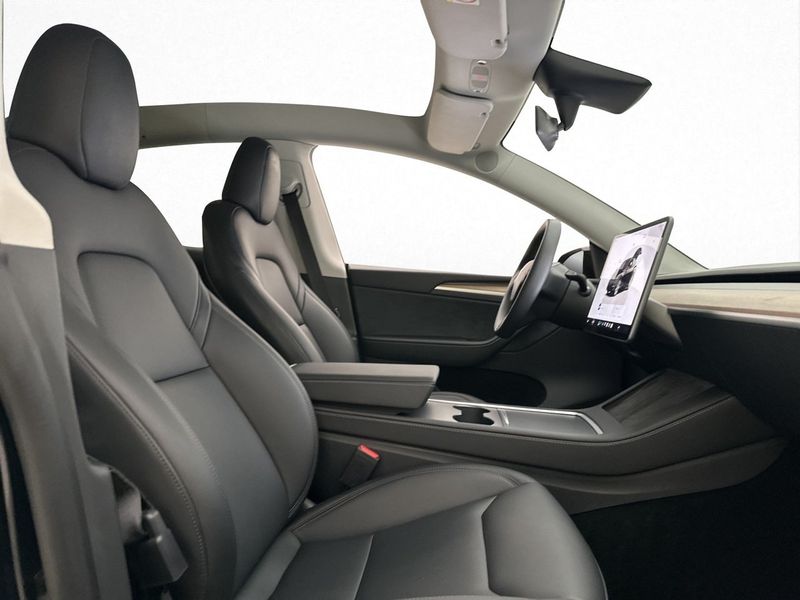 Tesla Model Y bild 26
