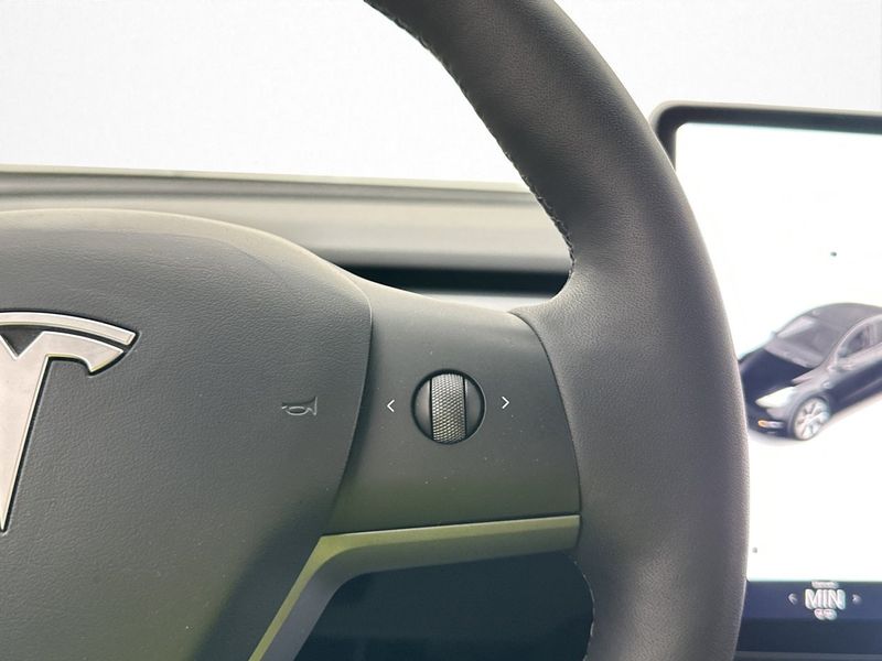 Tesla Model Y bild 15