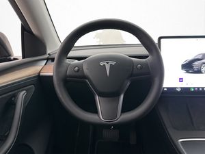 Tesla Model Y bild 13