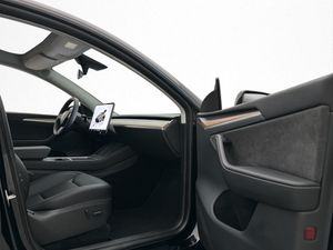 Tesla Model Y bild 27