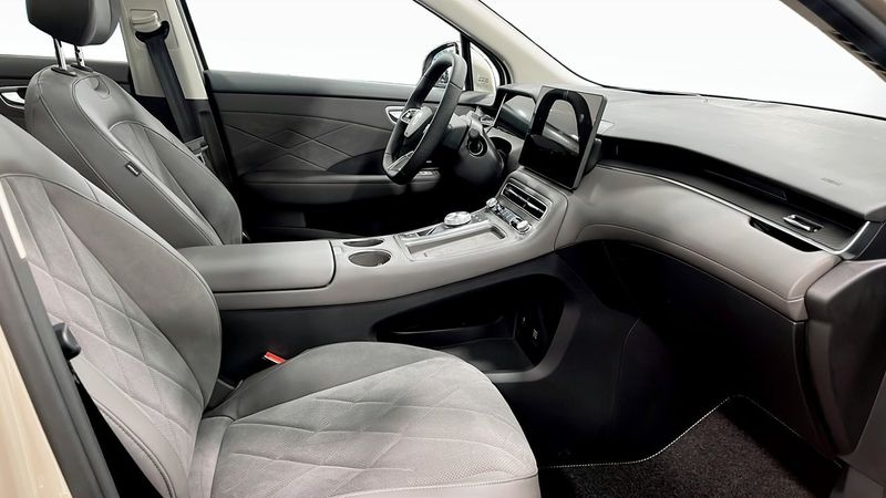 MG S6 EV bild 3