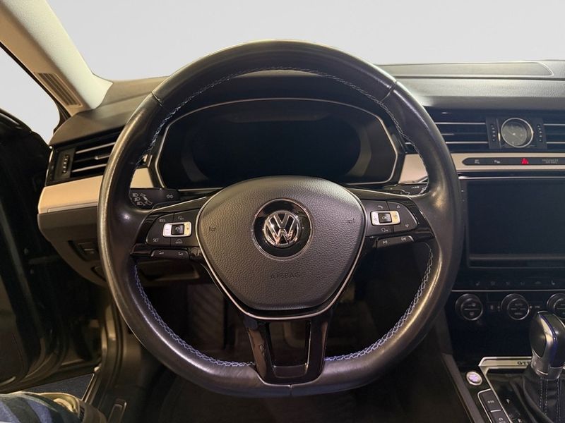 Volkswagen Passat bild 14