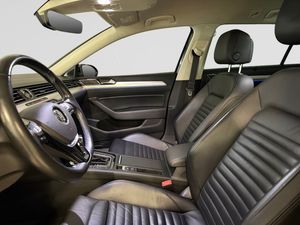 Volkswagen Passat bild 11