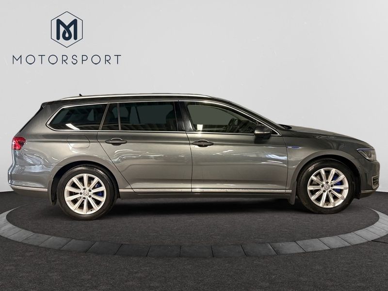 Volkswagen Passat bild 8