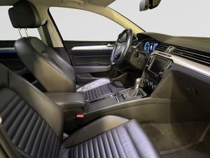 Volkswagen Passat bild 17