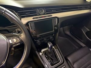 Volkswagen Passat bild 13