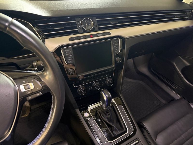 Volkswagen Passat bild 13