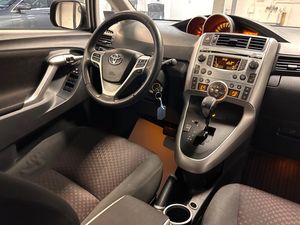 Toyota Verso bild 15