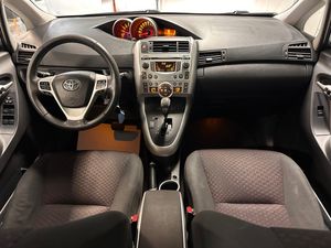 Toyota Verso bild 9