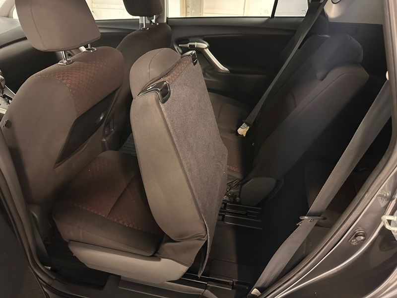 Toyota Verso bild 8