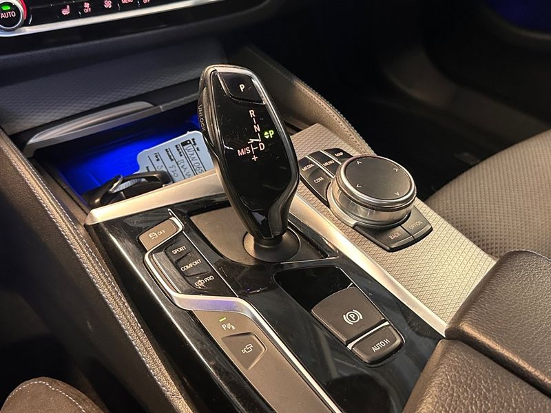 BMW 520 bild 24