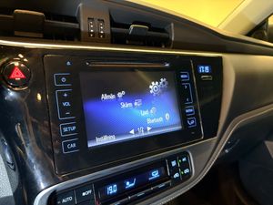 Toyota Auris bild 13