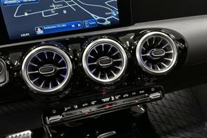 Mercedes CLA200 bild 13