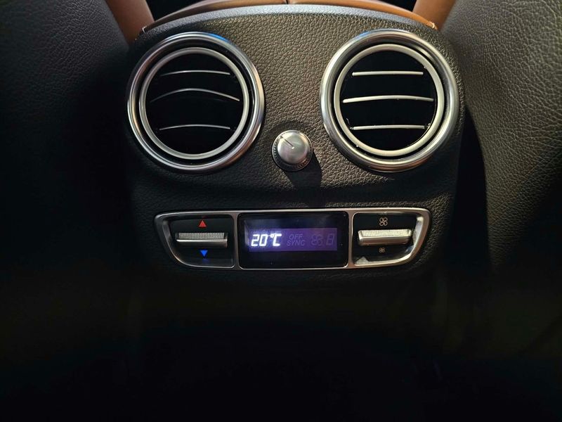 Mercedes C63 AMG bild 11