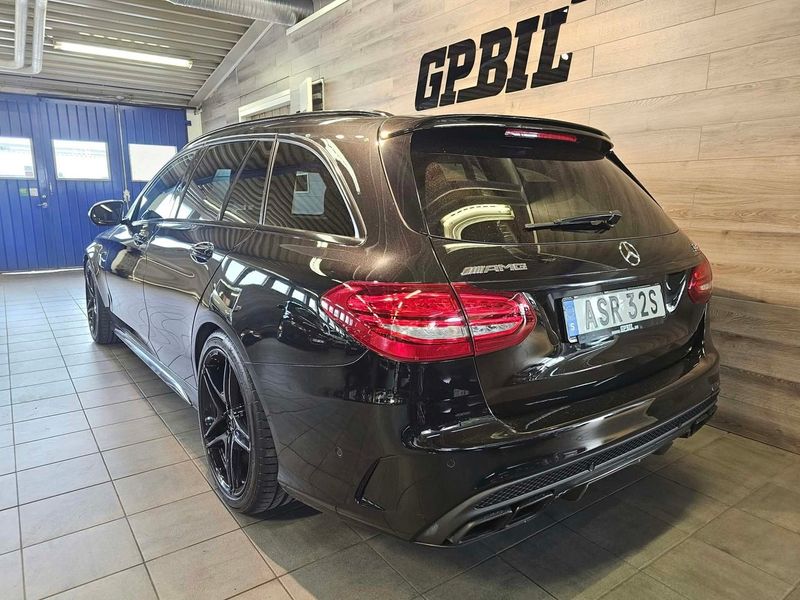 Mercedes C63 AMG bild 3