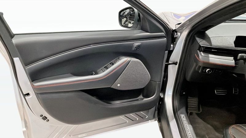 Ford Mustang Mach-E bild 11