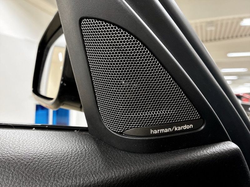 BMW 330 bild 8
