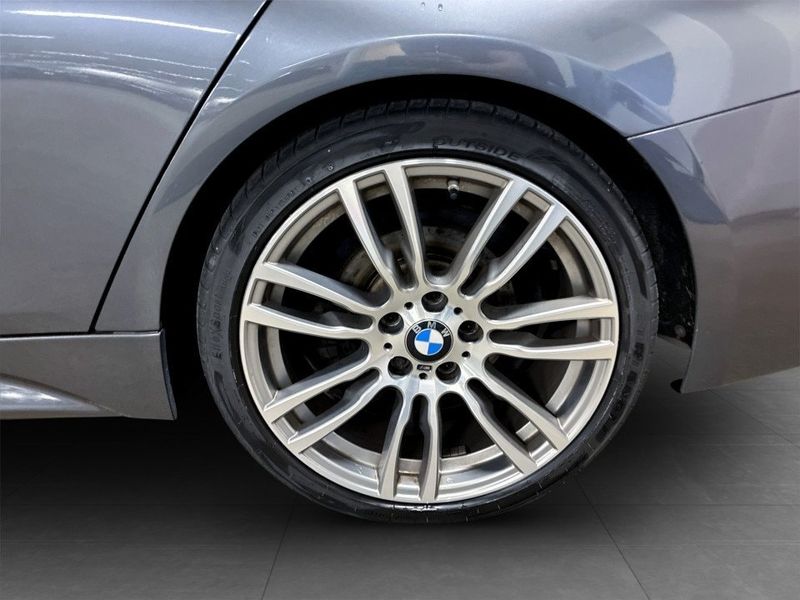 BMW 330 bild 19