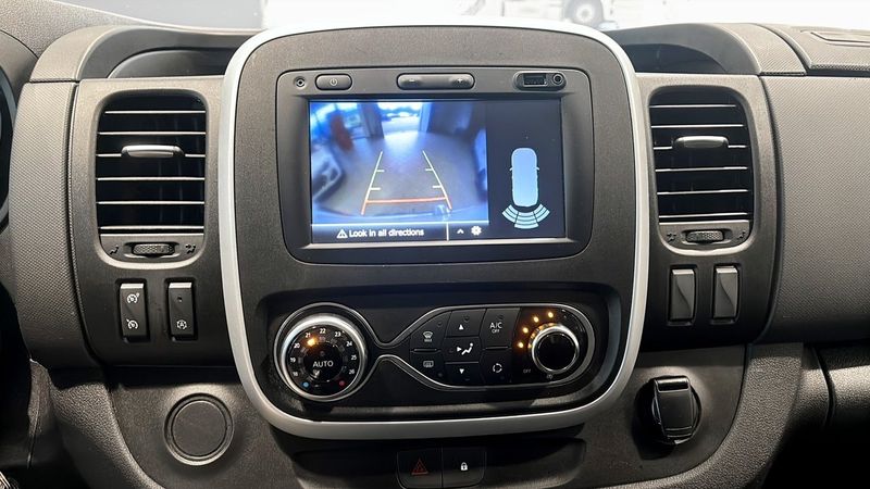 Nissan NV300 bild 17