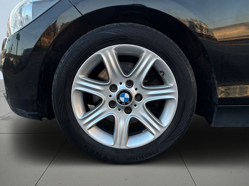 BMW 118 bild 14
