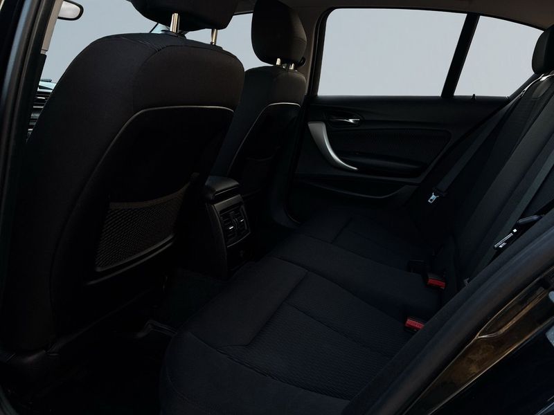 BMW 118 bild 13