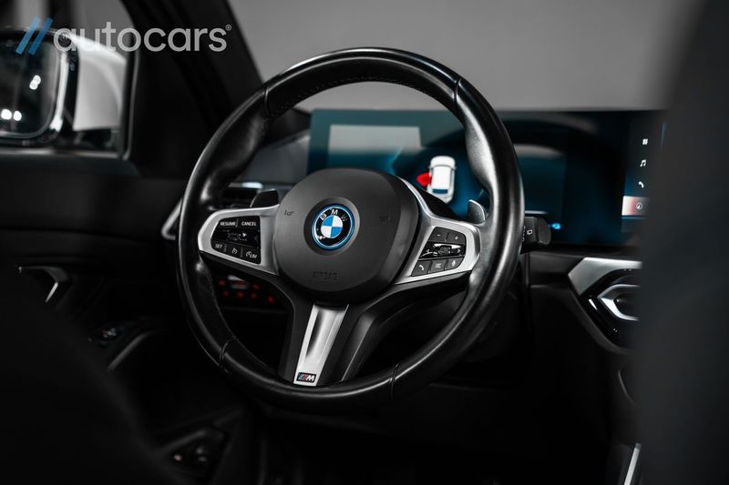 BMW 330 bild 19