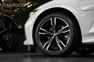 BMW 330 bild 9