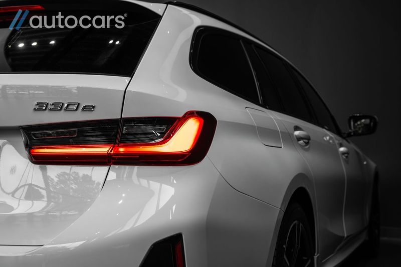 BMW 330 bild 15