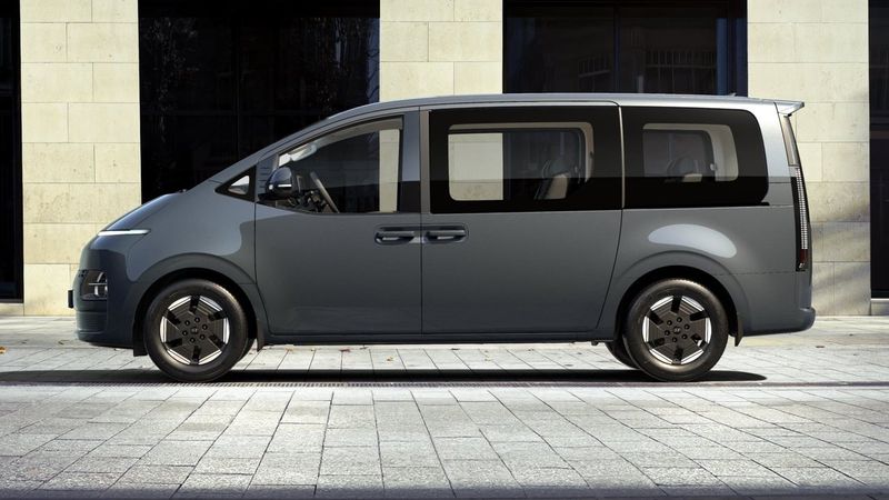 Hyundai Staria bild 3