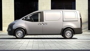 Hyundai Staria bild 2