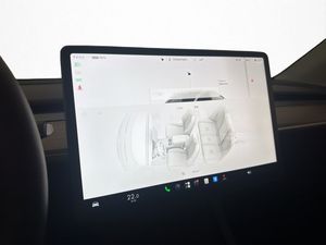 Tesla Model Y bild 24