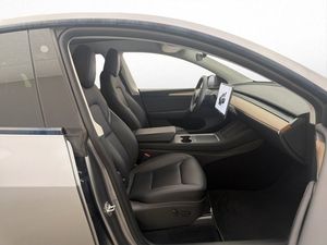 Tesla Model Y bild 16