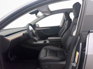 Tesla Model Y bild 13
