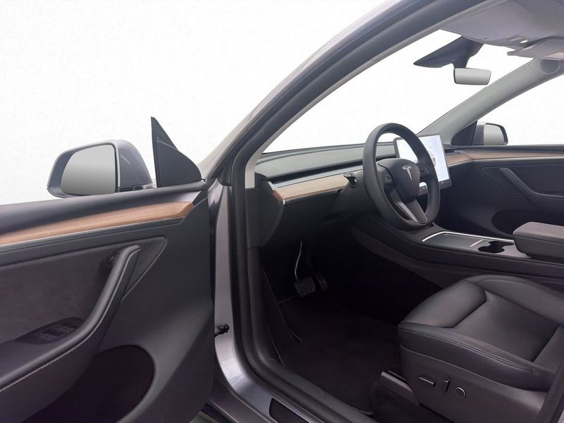 Tesla Model Y bild 12