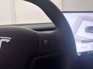 Tesla Model Y bild 21