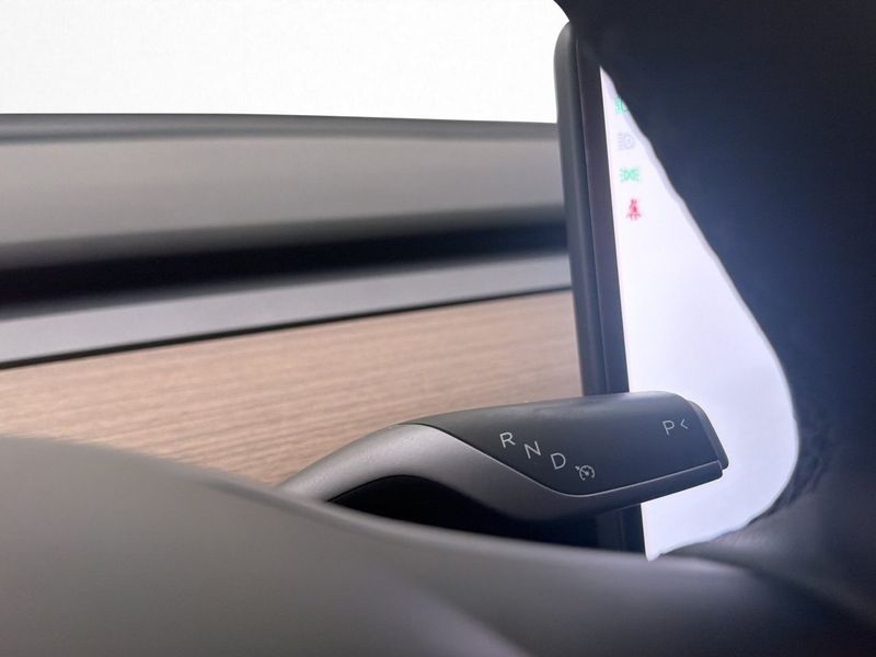 Tesla Model Y bild 22