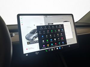 Tesla Model Y bild 28